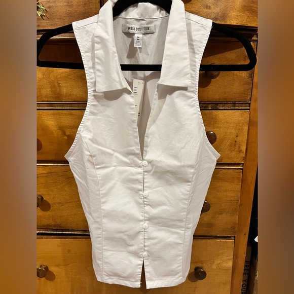 Urban Outfitters Party Girl Sleeveless Shirt Button Up Size Med $45 Retail NWT - Picture 4 of 6